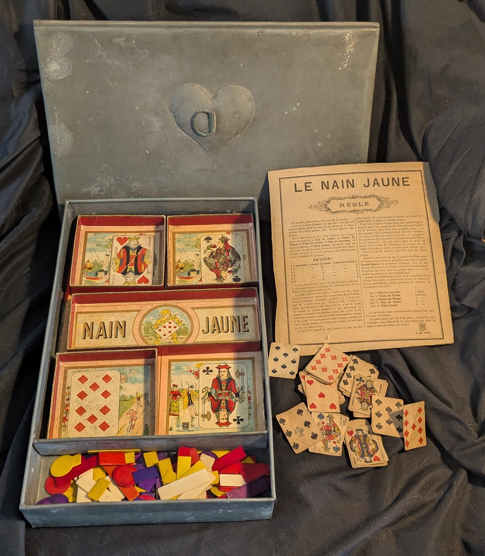 Jeu de cartes miniatures et casier central long, période Belle Époque