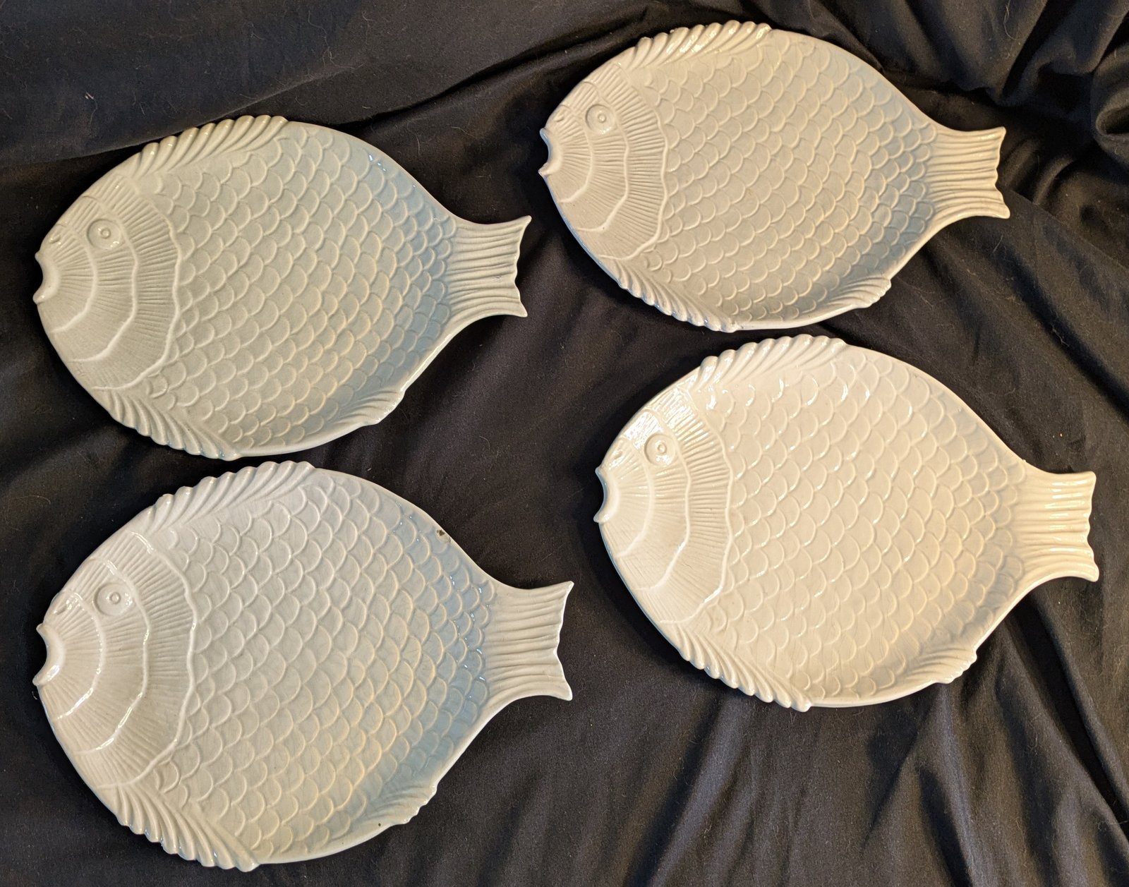 Barbotine italienne, décor de poissons